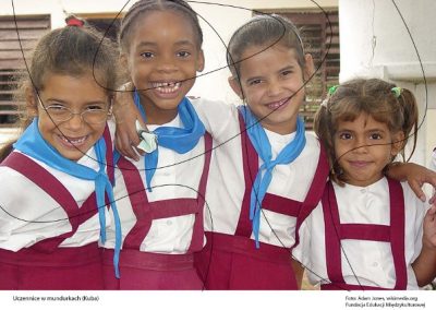 Uczennice w mundurkach (Kuba)